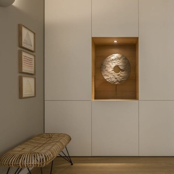 Μοντέρνα ντουλάπα"New line"