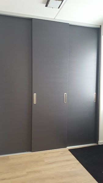 Ντουλάπα "Rise"